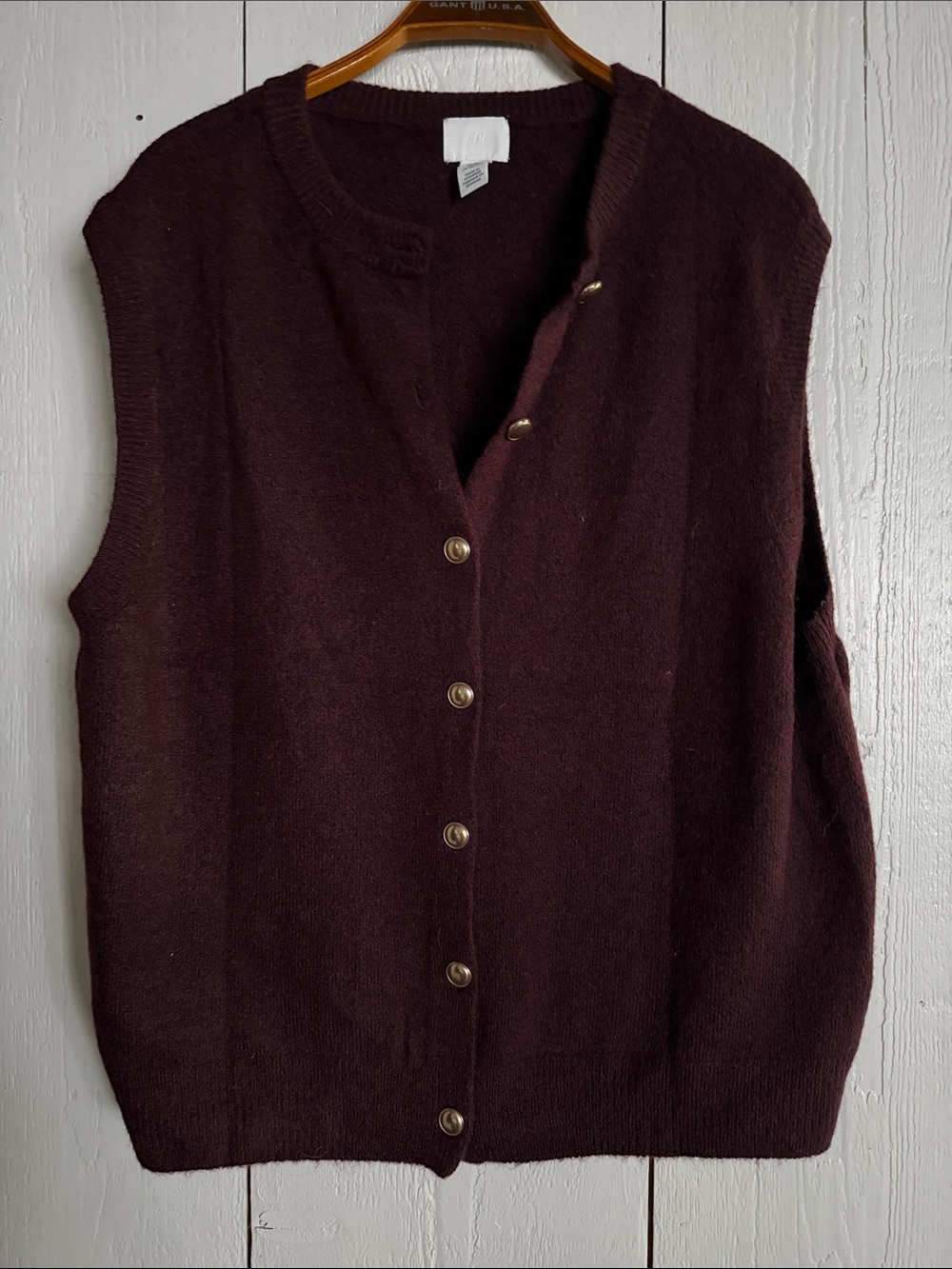 Women's Sleeveless Button-Front Sweater Vest - Deep Plum